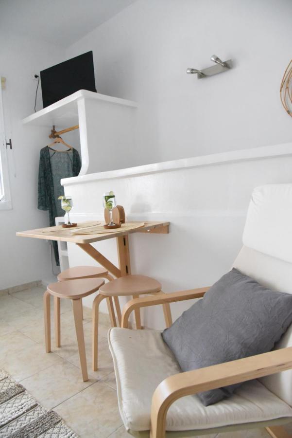 Nefeli Suites Kythnos Loutrá Dış mekan fotoğraf